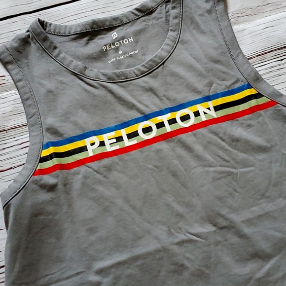 Peloton Tops - 🆕️ PELOTON US STUDIO SIDE SLIT GRAY TANK